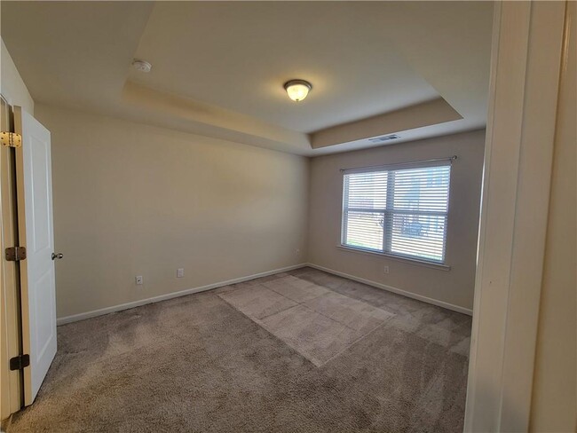 Building Photo - 1525 Landmark Ln