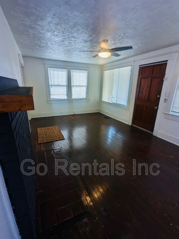 Building Photo - 816 Goldwire St SW