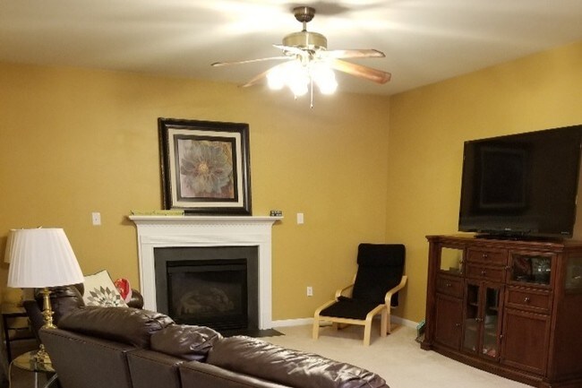 Living Room - 5309 Gunston Hall Dr