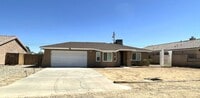 Building Photo - Modern and Move In Ready
