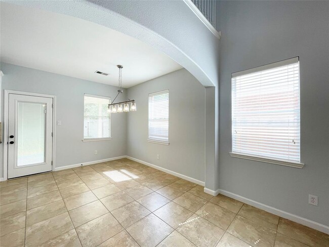 Building Photo - 26330 Longview Creek Dr