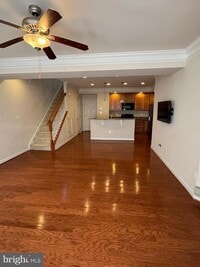 Building Photo - 9500 Hyde Pl