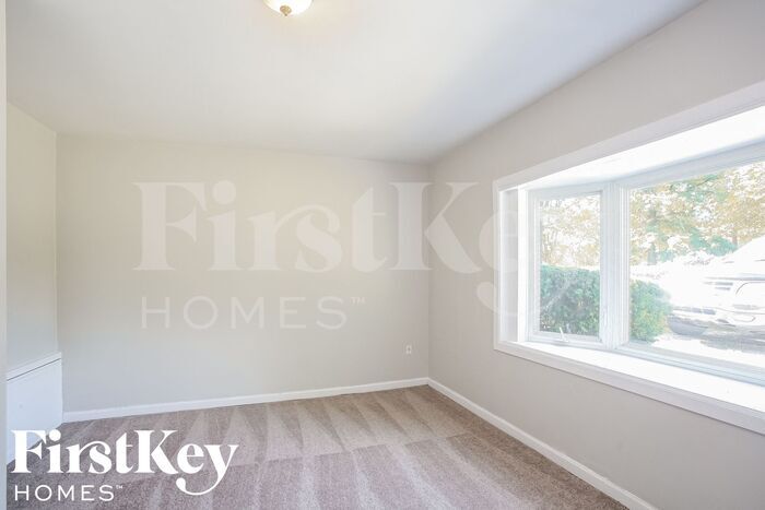 Building Photo - 5779 N Alton Ave