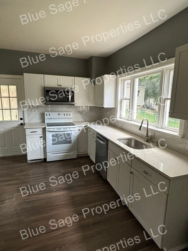 Building Photo - Brand New 4 Bedroom 1.5 Bath House in Pottstown!