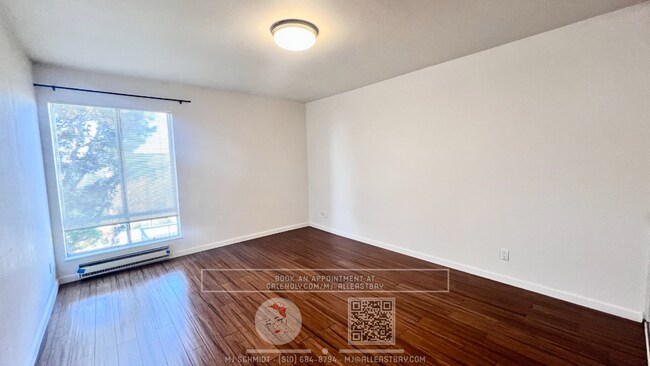 Building Photo - Beautiful large 1 bedroom with Hardwood la...