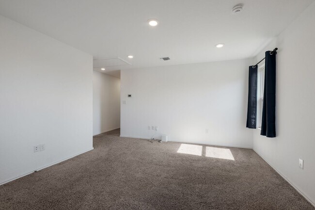 Building Photo - 3403 Rancho Primera