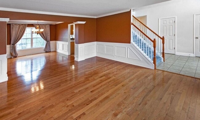Building Photo - Welcome home to this stunning 4-bedroom, 2.5-bath residence in the highly sought-after Williamsga...