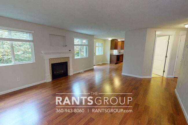 Building Photo - 4-bedroom, 2-bathroom Home with Green Belt in A Prime Location!