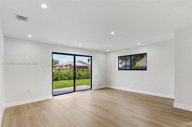 Building Photo - 9660 Dominican Dr