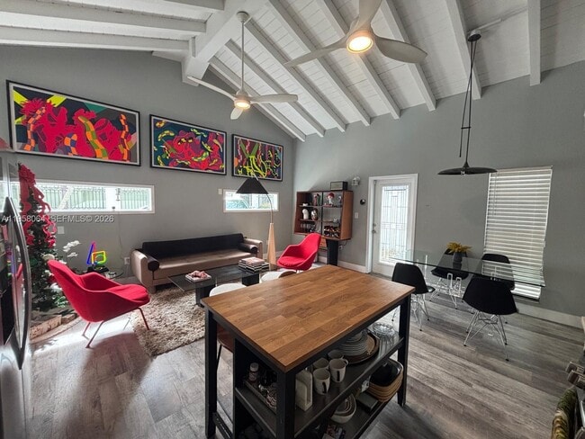 Building Photo - 3525 Poinciana Ave