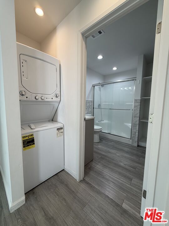 Building Photo - 18601 Hiawatha St