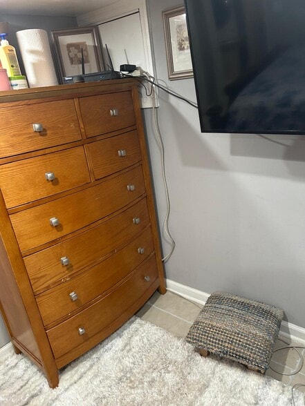 Bedroom - 75 Carolina Ave