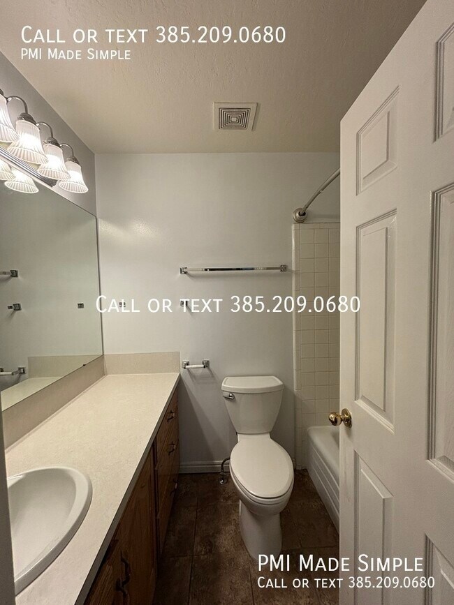 Building Photo - 242 S 400 E