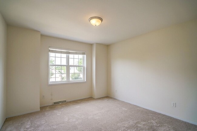 Building Photo - 1237 Jasmine Dr