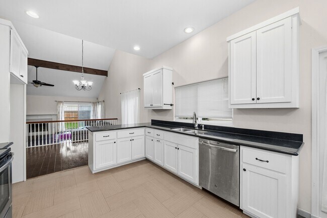 Building Photo - 13619 Braeswest Dr