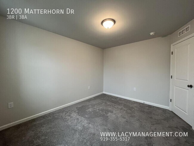 Building Photo - 1200 Matterhorn Dr