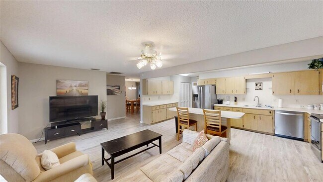 Building Photo - 8430 SW 90th Ln