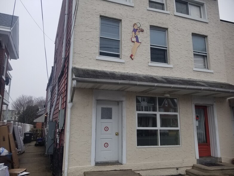 front of building - 212 State St