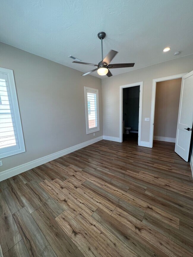 Building Photo - Beautiful 4 Bedroom, 4 Bathroom Home in The Dunes at Sand Hollow Resort