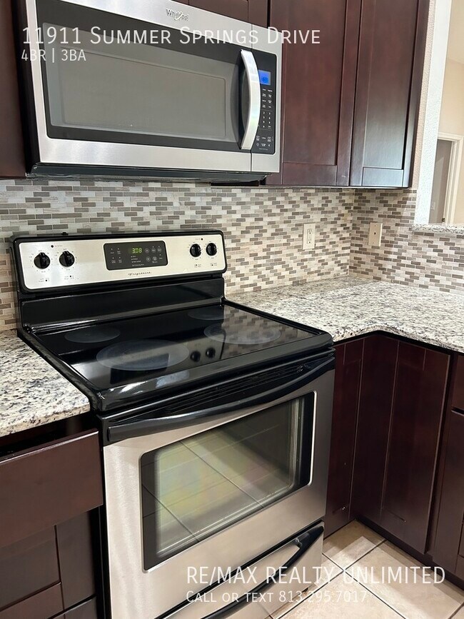 Building Photo - 11911 Summer Springs Dr