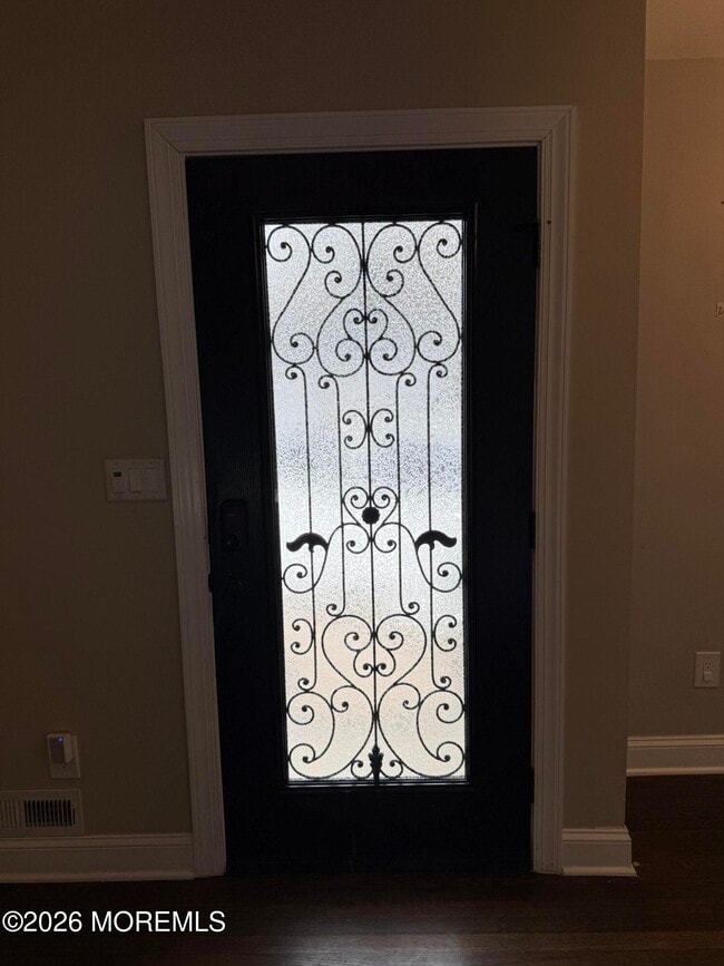 Building Photo - 35 Arno St