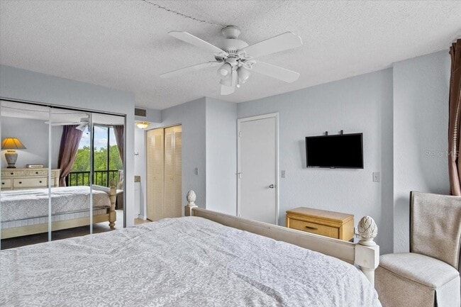 Building Photo - 900 Cove Cay Dr