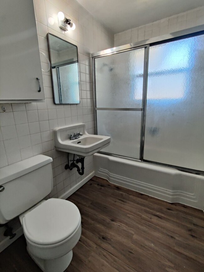 Building Photo - Central Richland Duplex with Full Basement