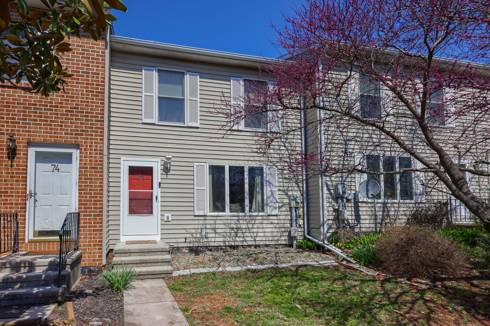 Building Photo - 76 Persian Lilac Dr