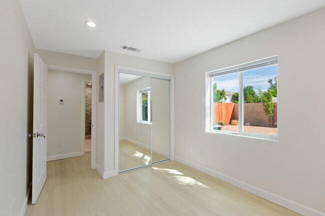 Building Photo - Private 1BD ADU Retreat with Spacious Private Rear Yard – Near CSUN