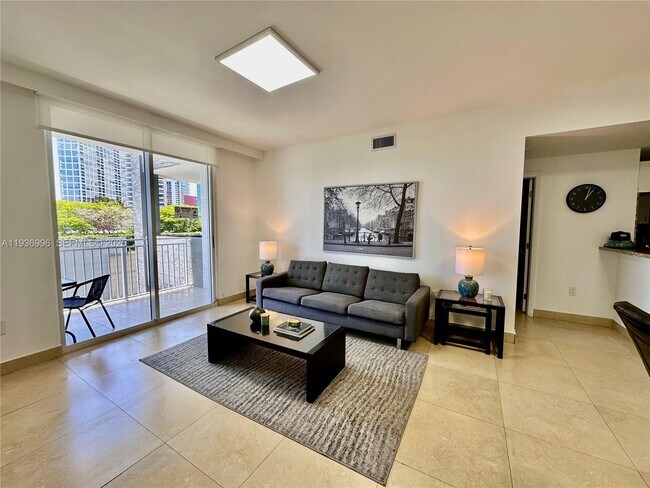 Building Photo - 185 SE 14th Terrace