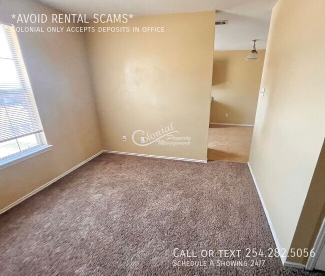 Building Photo - 1703 Benttree Dr