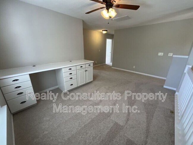 Building Photo - 300 Mourning Dove Terrace