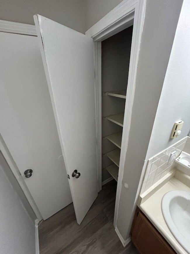 Building Photo - Rent Promotion - $500 off 2nd Month Rent if lease signed by 2/15/26.