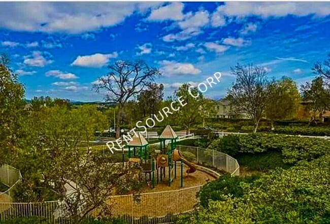 Building Photo - 24335 Alyssum Pl