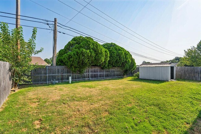 Building Photo - 217 Cypress Dr