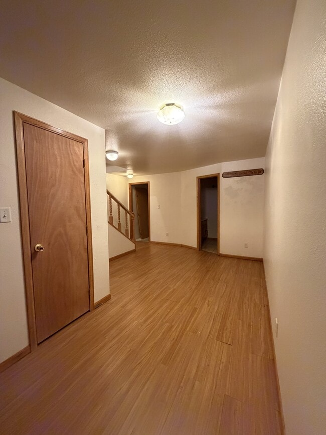 Building Photo - 1421 Thaxton Ct