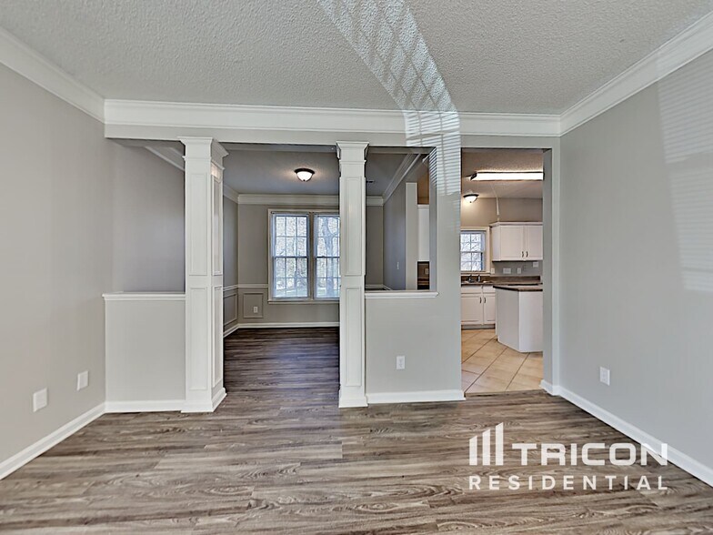 Building Photo - 7504 Axis Ct