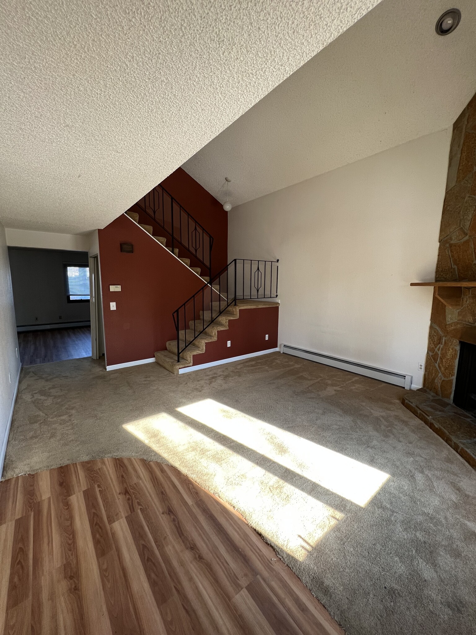 Building Photo - 1701 Roosevelt Dr