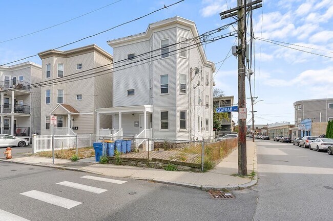 Building Photo - 3 Seafoam Ave