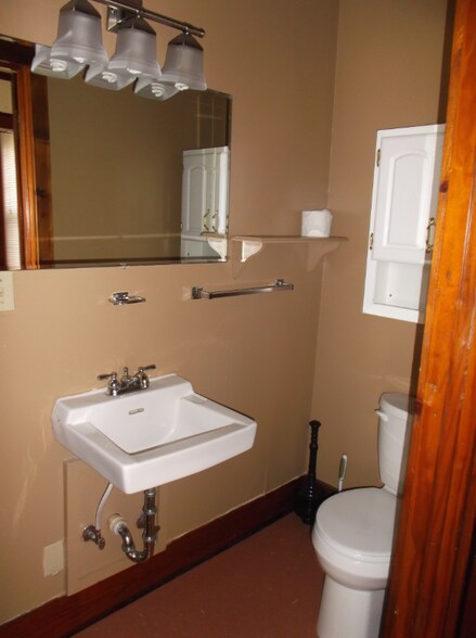 Building Photo - 7195 LA-93