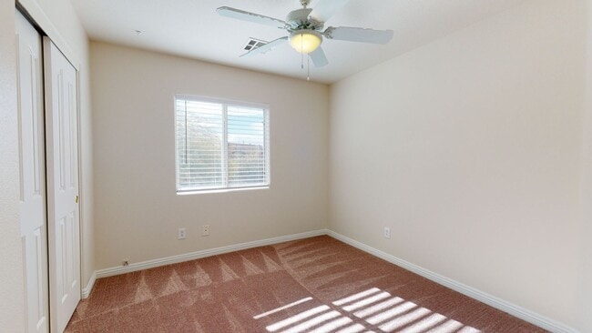 Building Photo - 2 Story Townhome located in Henderson