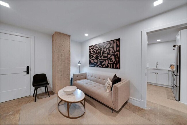 Building Photo - 505 E Travis St