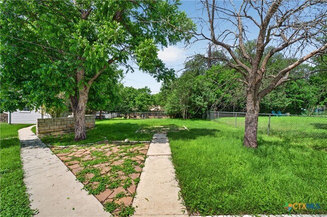 Building Photo - 14 Steele St