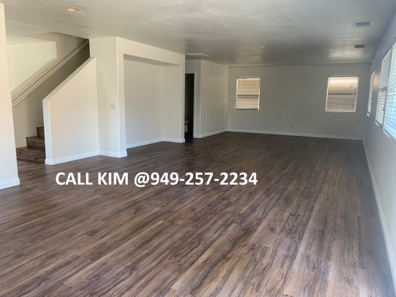 Building Photo - 45016 Anabell Ln
