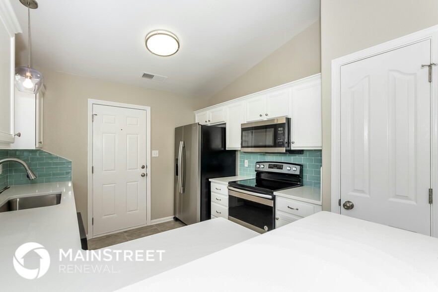 Building Photo - 3019 Great Falls Dr