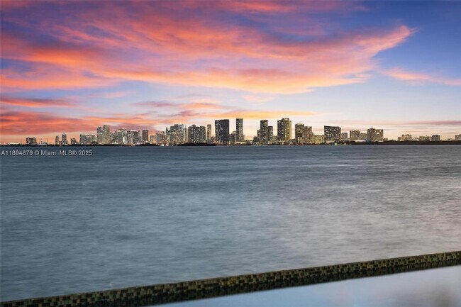 Building Photo - 1331 Bay Terrace