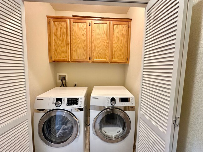 Building Photo - Coming Soon! Charming 3-Bedroom Hamilton Home