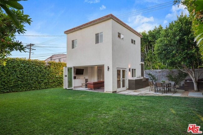 Building Photo - 1155 S Rimpau Blvd