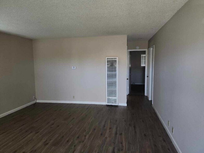 Building Photo - 1563 Valle Vista Ave