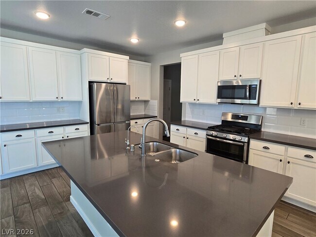 Building Photo - 8242 Skye Territory St